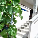 Kabashi Apartment